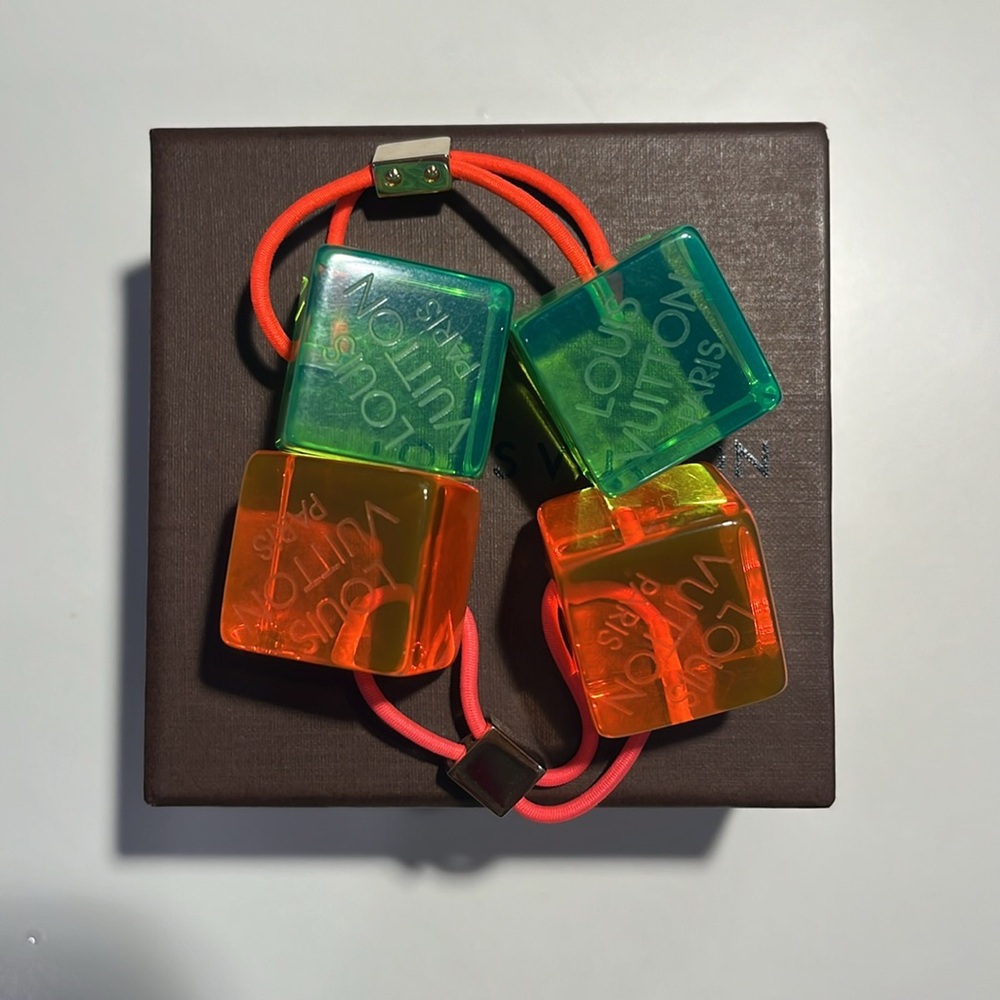 Louis Vuitton Pair of Giant Neon Green & Orange Hair Cubes in Box - Picture 4 of 7